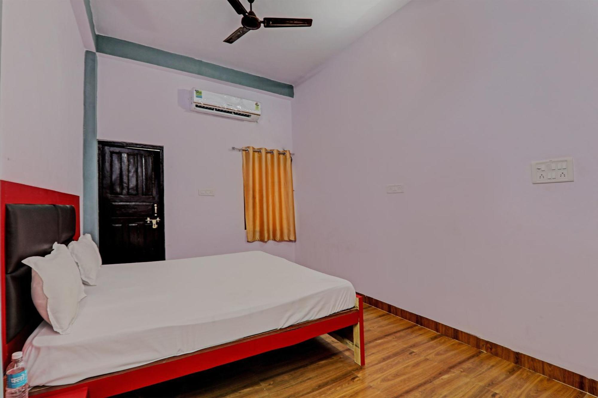 Oyo Hotel Crown Lucknow Exteriör bild